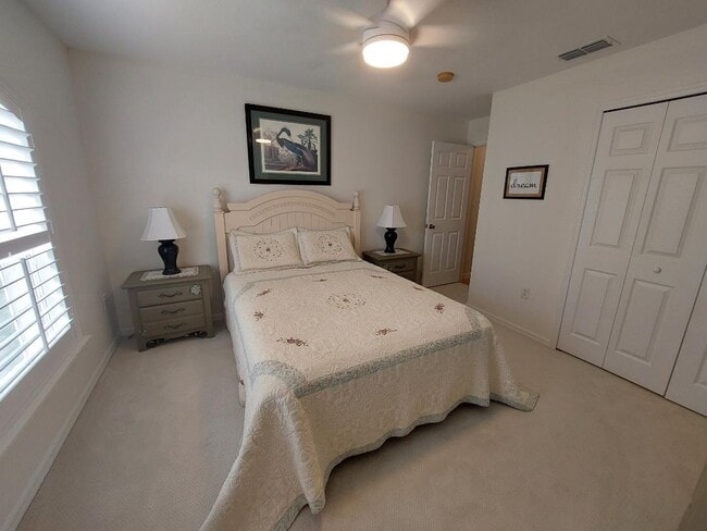 Building Photo - 1026 S Lake Mariam Dr