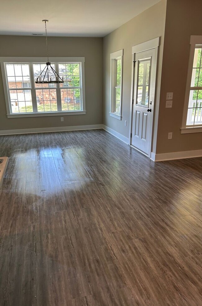 Building Photo - Stunning 3 bedroom 2.5 Bath Home for Rent - Built 2024