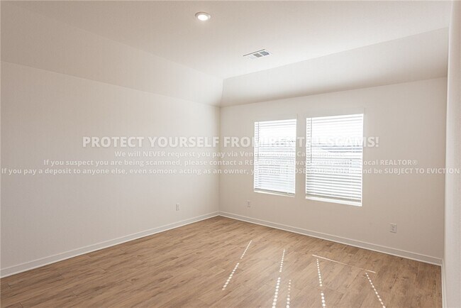 Building Photo - 3031 Laredo Ln