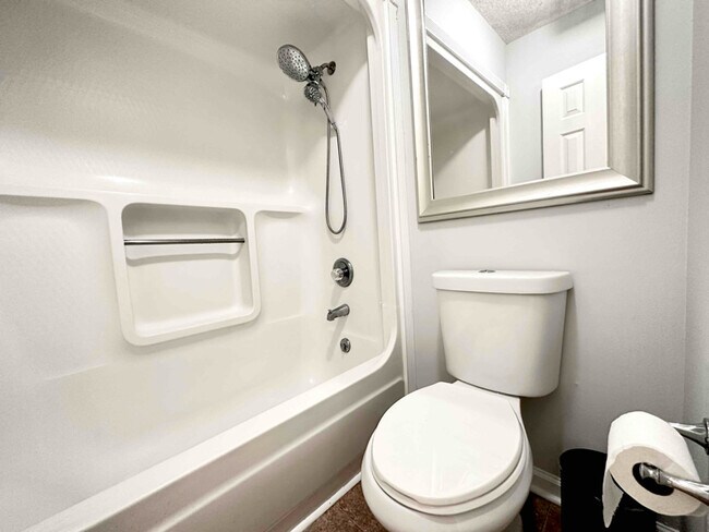 Building Photo - 1750 Dailey Terrace NW