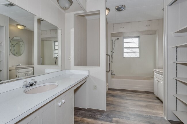 Building Photo - Very cool home with Retro feel - Check it ...