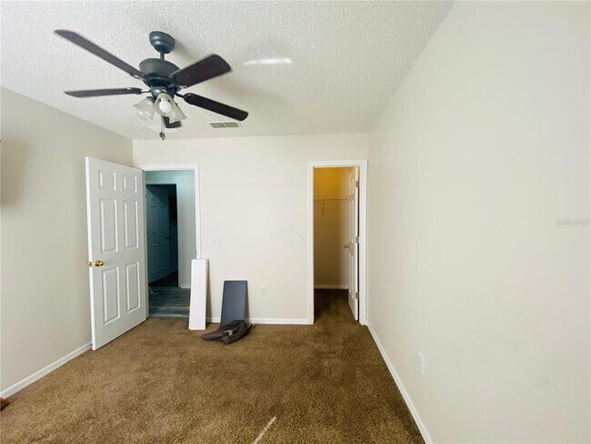 Building Photo - 638 Muskrat Dr