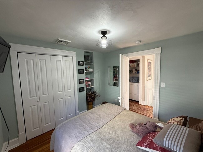 Building Photo - Cozy & Updated - 3 BR home in Old SW!