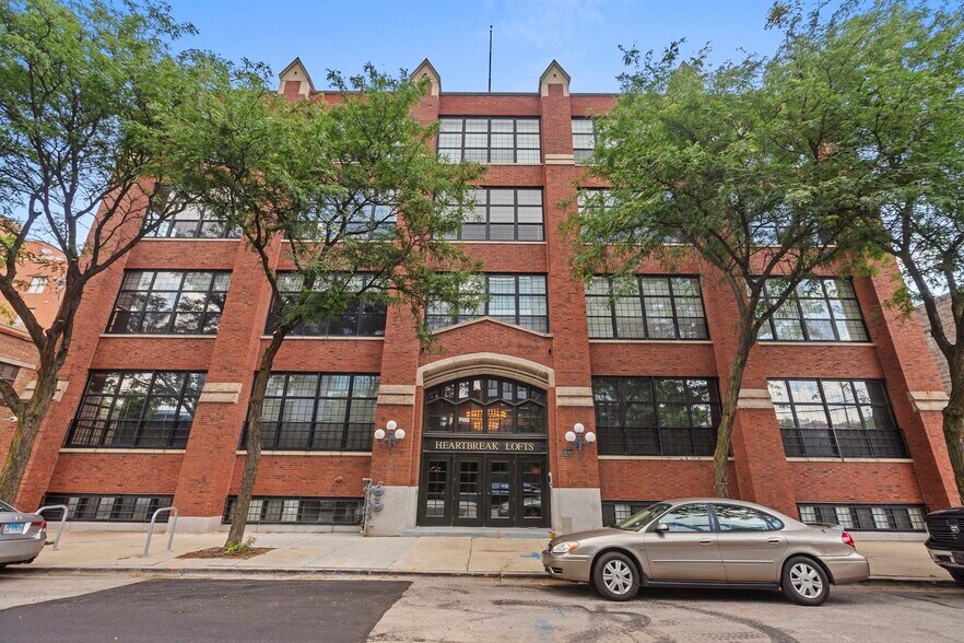 Building Photo - 17 N Loomis St