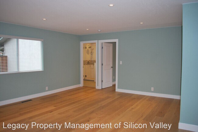 Building Photo - 4 br, 2 bath House - 1367 Bobolink Circle,