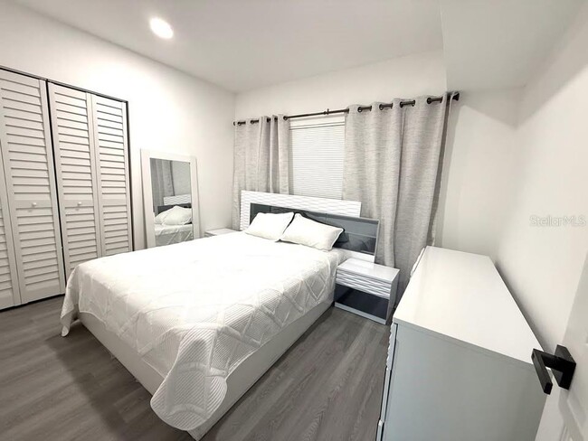 Building Photo - 4026 Indianapolis St NE