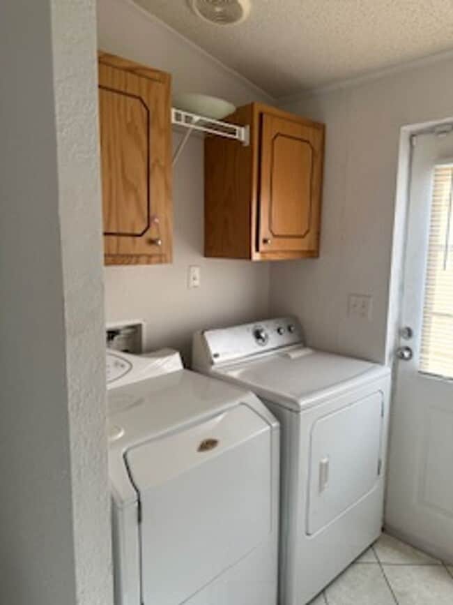 Building Photo - 3/2 single wide; all appliances provided