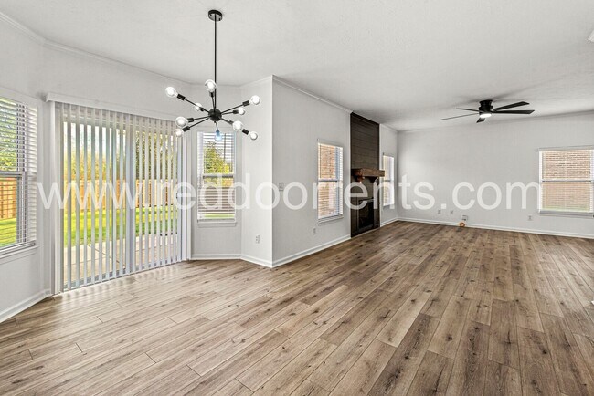 Building Photo - Spacious 3-Bedroom Home in Fishers with Modern Comforts