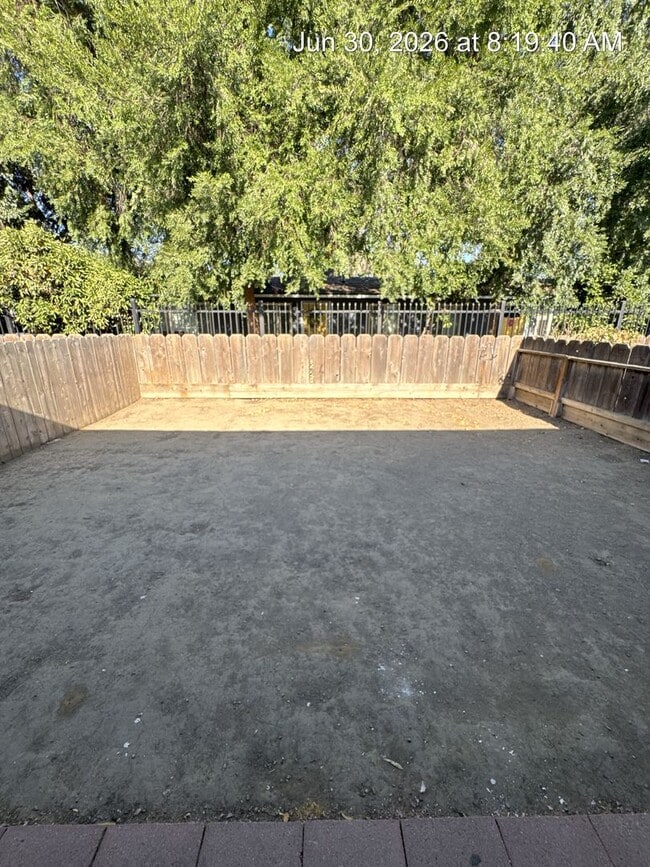 Building Photo - 2343