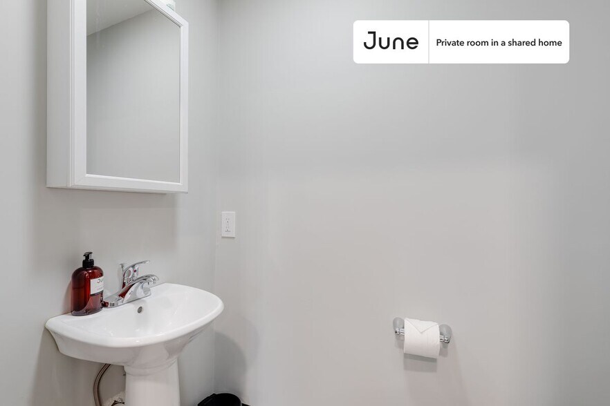 Building Photo - Room in Shared 4 bed/1.5 bath home