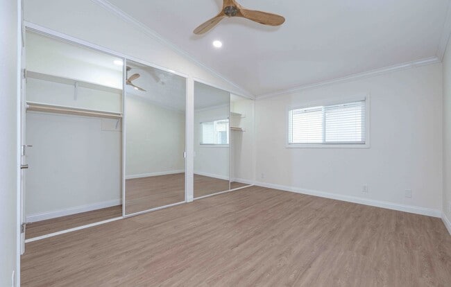Building Photo - 10419 Hayford St