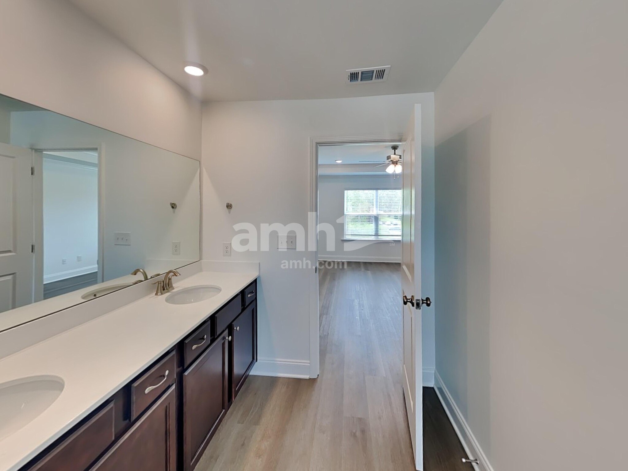 Building Photo - 2108 Williamshire Ln