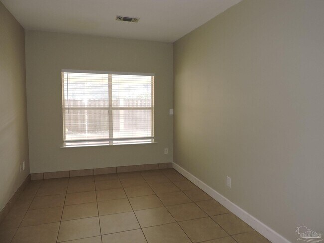 Building Photo - 6423 Lake Charlene Ln