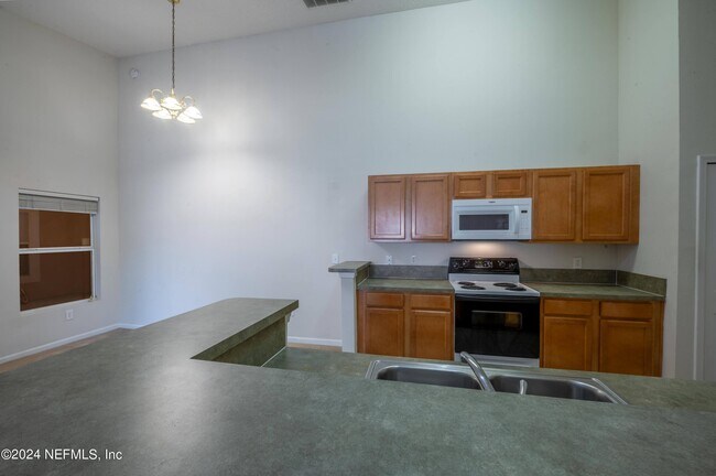 Building Photo - 9505 Armelle Way