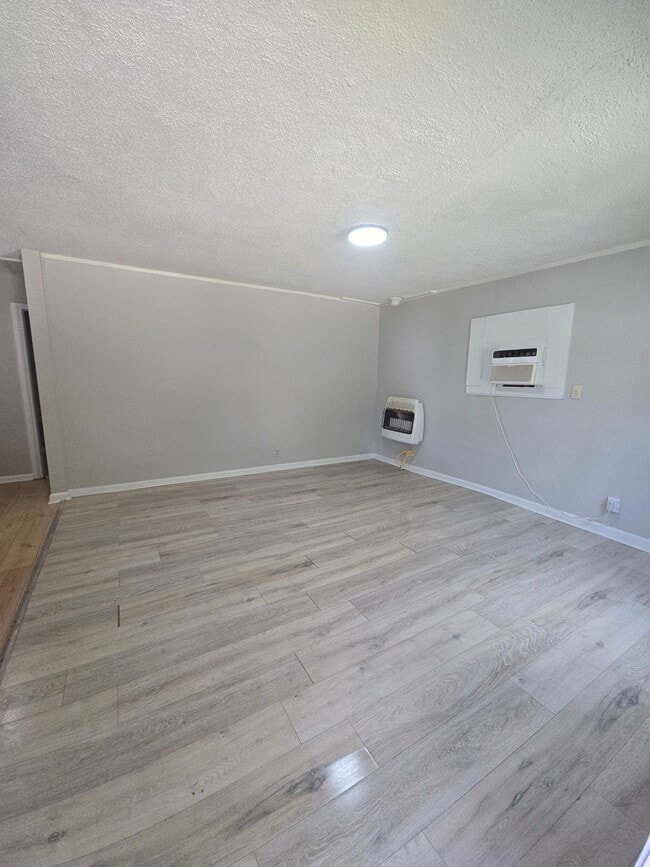 Building Photo - 312 Carr Ave