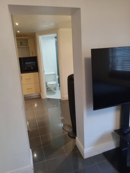 Building Photo - 1001 NE 88th St