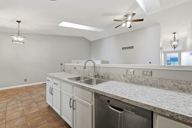 Building Photo - 1499 Stonefield Dr