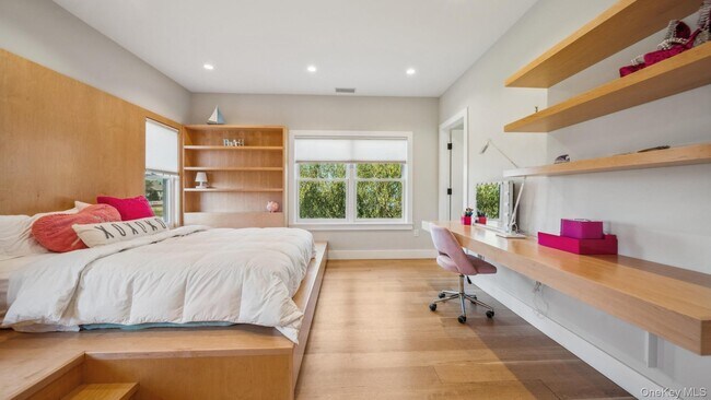 Building Photo - 102-192 Dune Rd