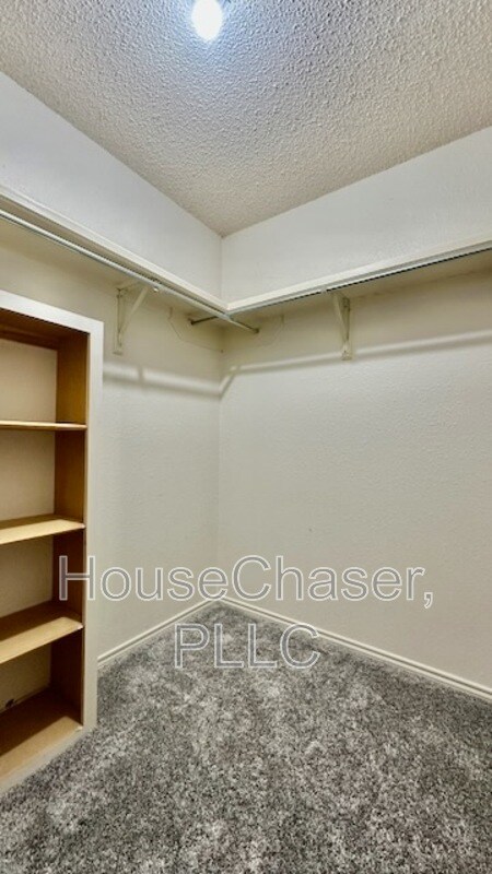 Building Photo - 6814 Hyden Ave