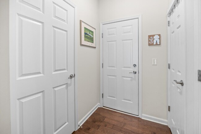 Building Photo - 11 Leahy Dr