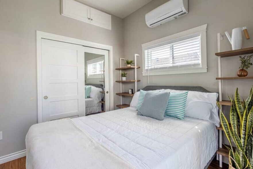 Building Photo - 4916 Long Branch Ave