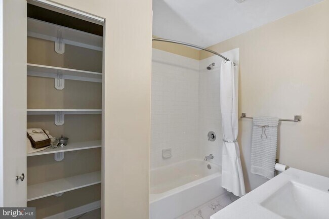 Building Photo - 5471 Harris Farm Ln