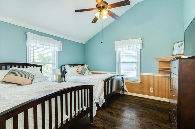 Building Photo - 4025 6th St