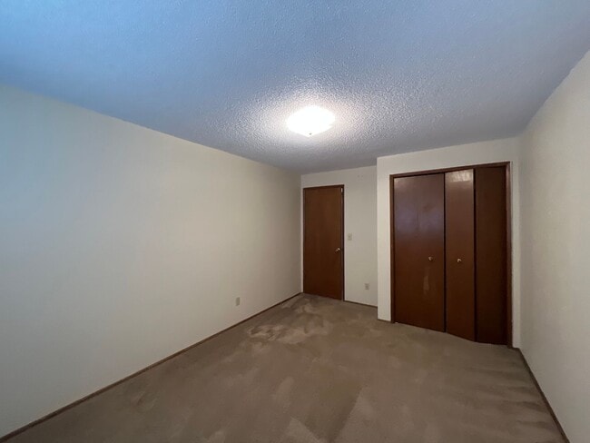 Building Photo - Thurston Charm