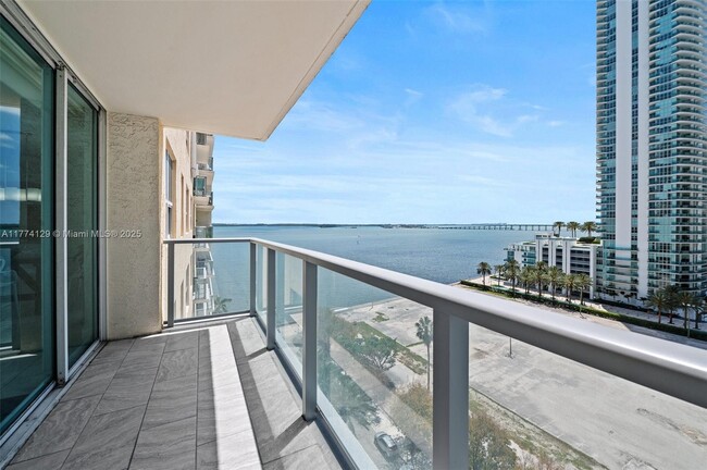 Building Photo - 1155 Brickell Bay Dr