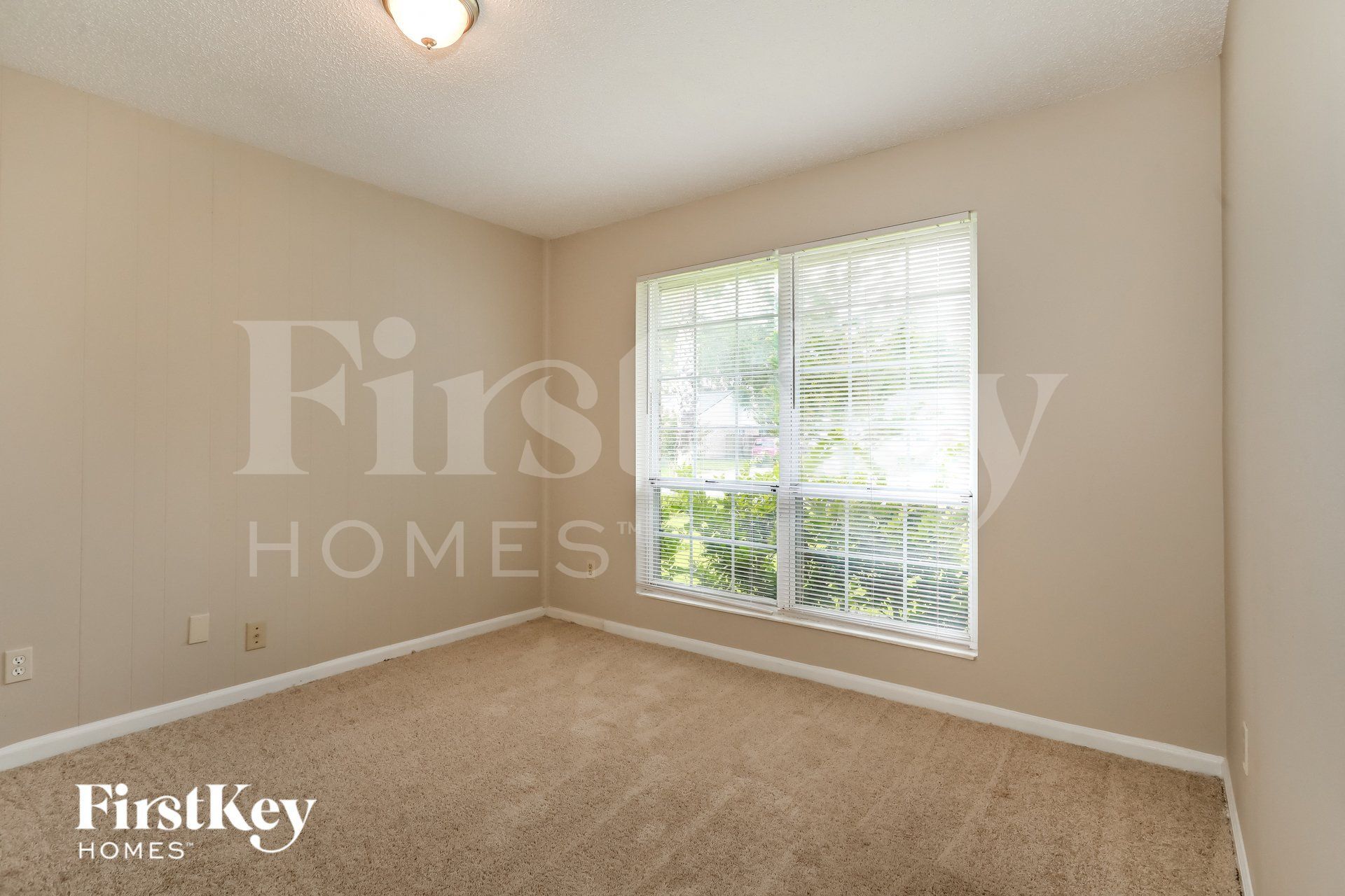 Building Photo - 1806 Alder Dr