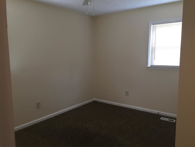 Building Photo - 1122 E Mcintosh Rd