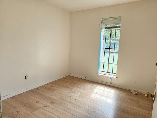 Building Photo - 11023 Linvale Dr