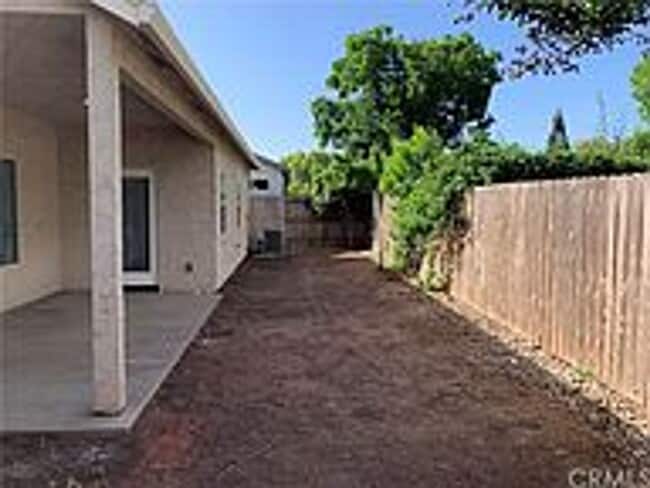 Building Photo - BEAUTIFUL  3  BEDROOM 2 BATH  HOME!
