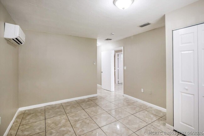 Building Photo - 6545 SW 29th St