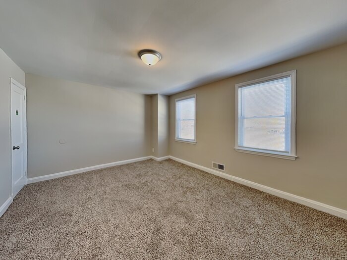 Building Photo - 1917 Searles Rd