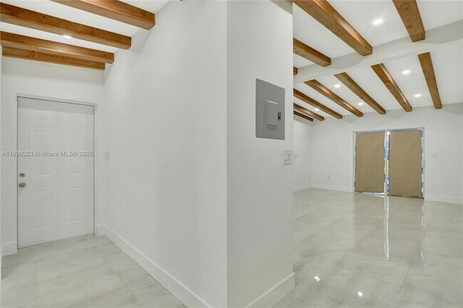 Building Photo - 2501 NW 21st Ave