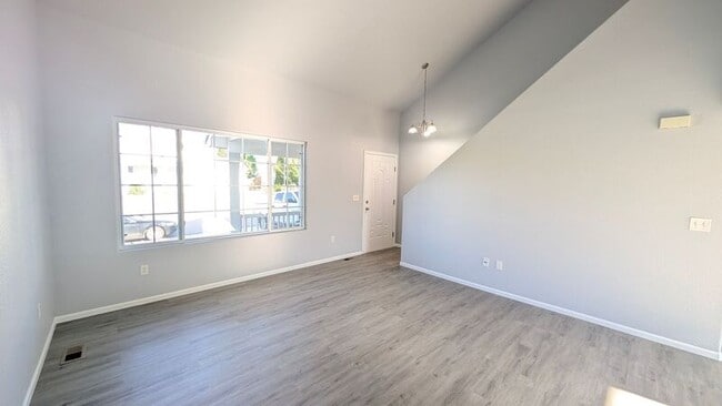 Building Photo - 213 Audubon Dr