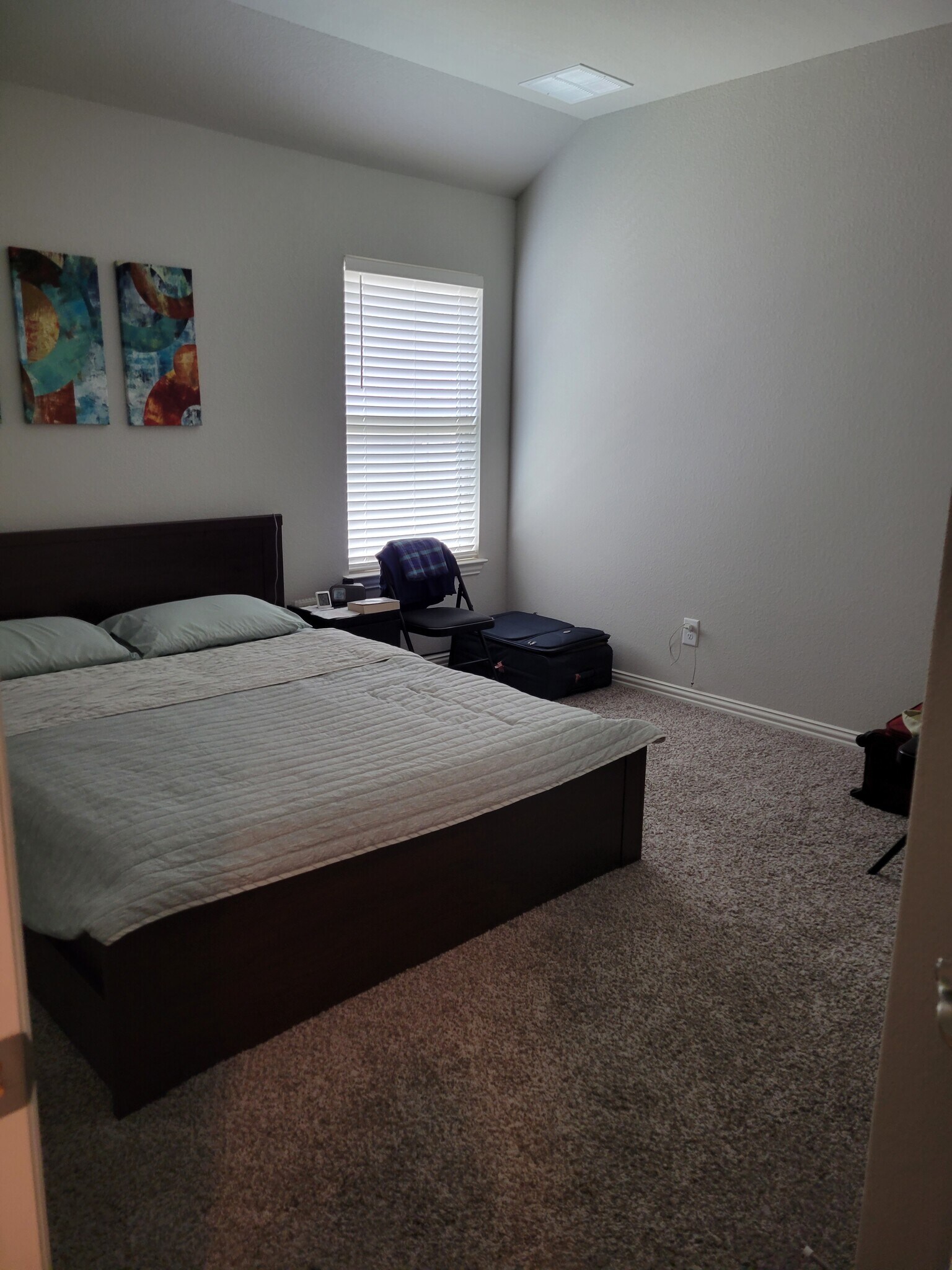 Building Photo - 136 Belford St