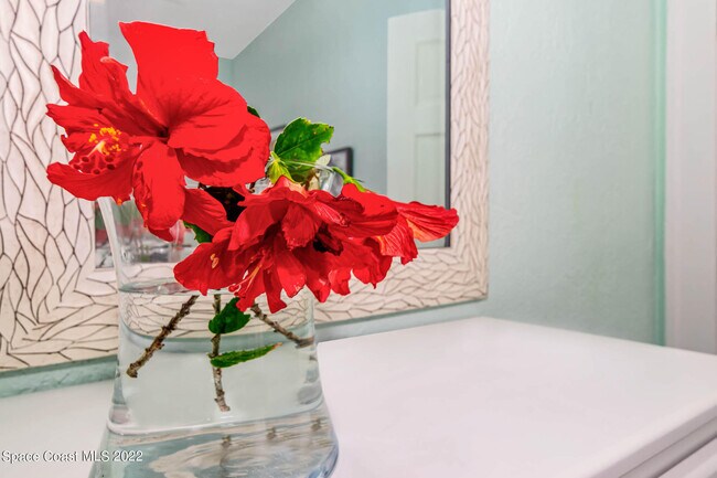 Building Photo - 27 E Ave A