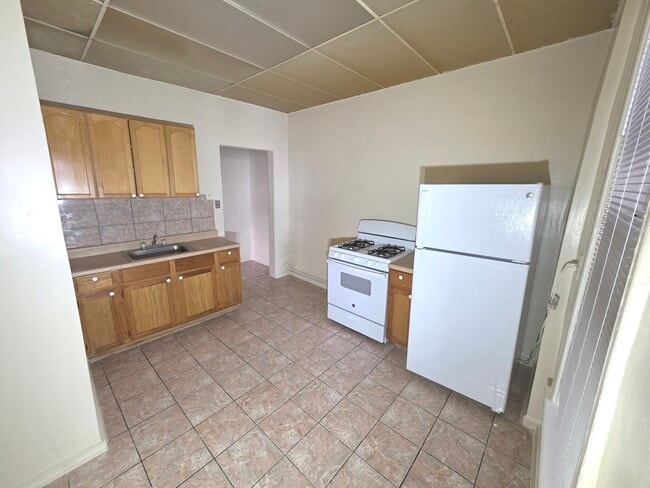 Building Photo - 6529 S Kimbark Ave