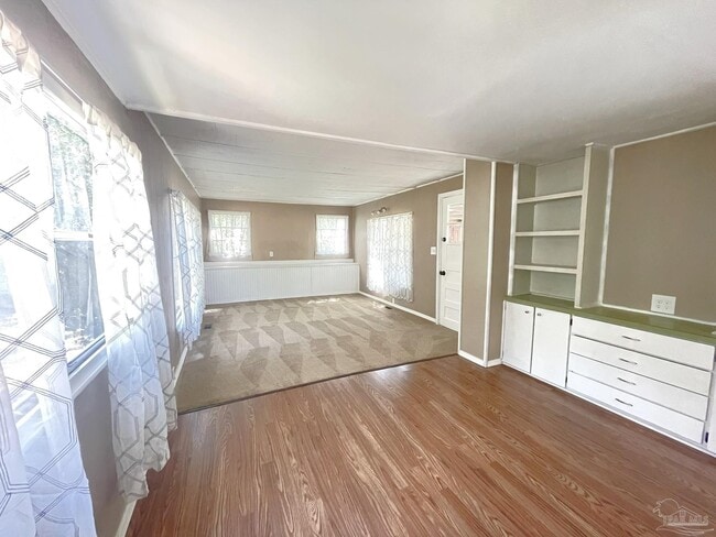 Building Photo - 1826 Bainbridge Ave