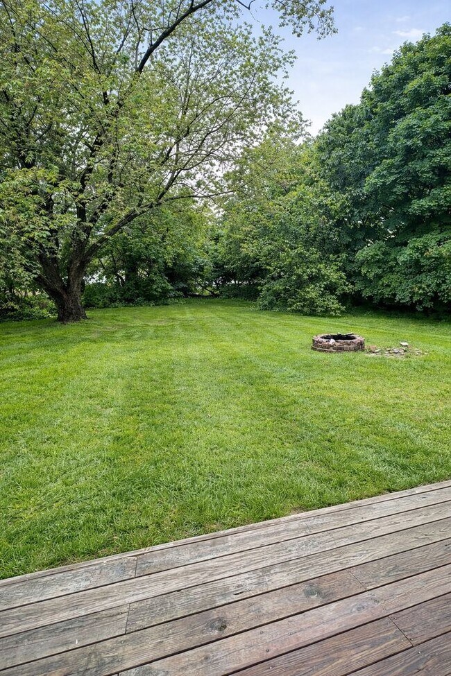 Building Photo - 5 bedroom, 1.75 bathroom house (29 East Terrace)