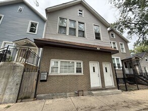 Building Photo - 4812 S Elizabeth St