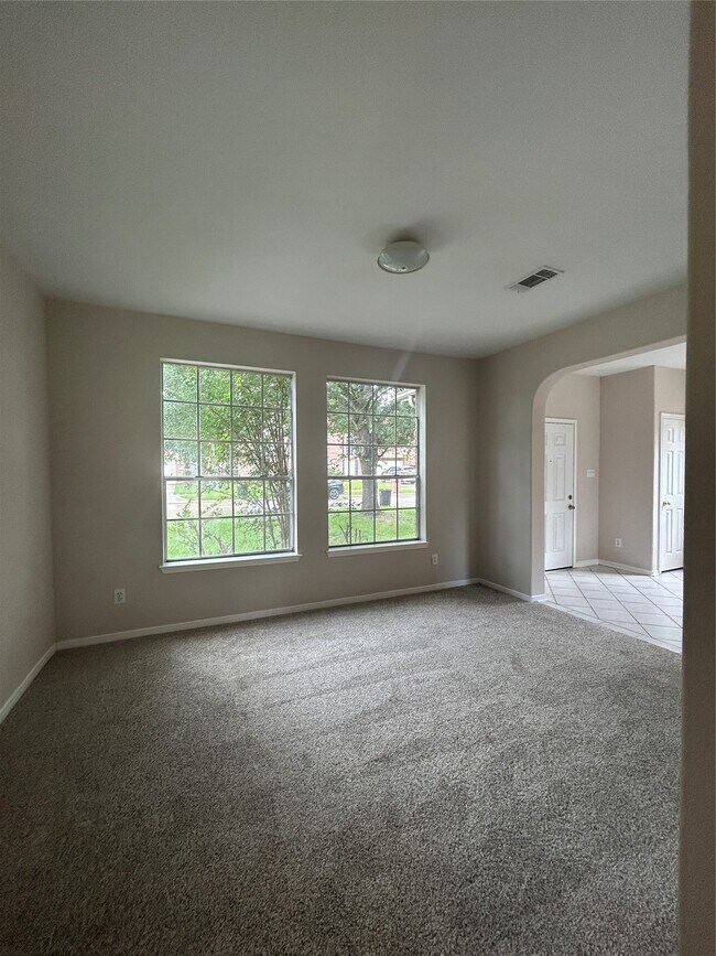 Building Photo - 2822 Green Lodge Cir