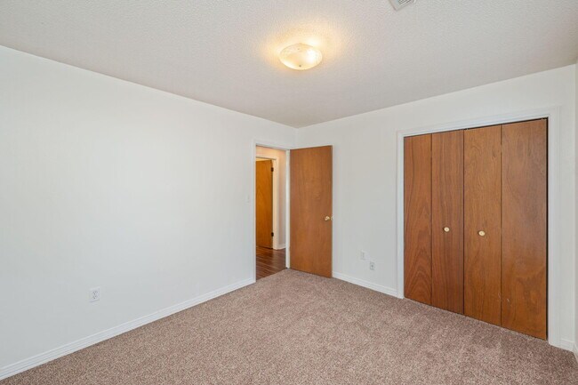 Building Photo - 423 Northview Ln