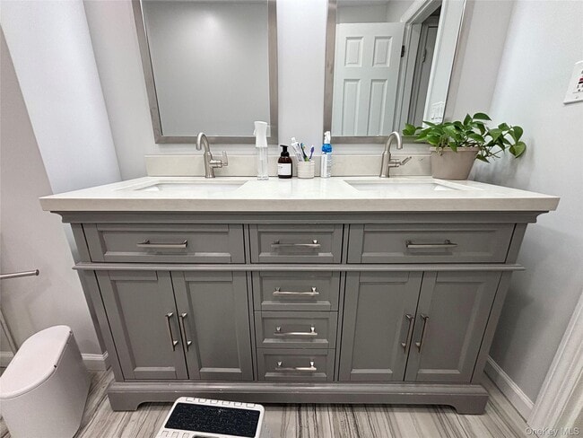 Building Photo - 570 Church Ave