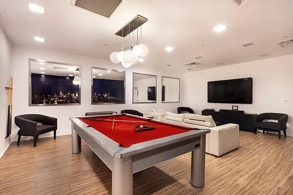 Building Photo - 50 Franklin St