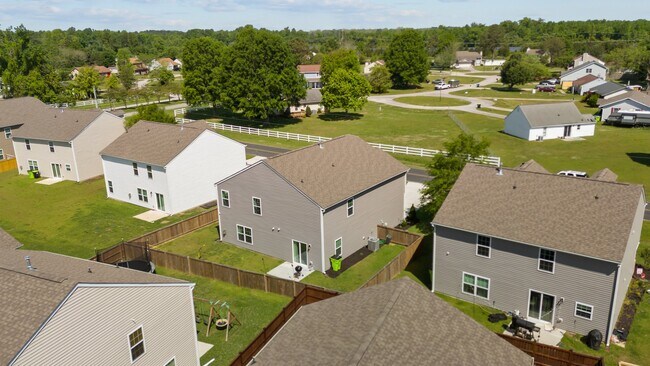 Building Photo - 306 Gracie Farms Rd