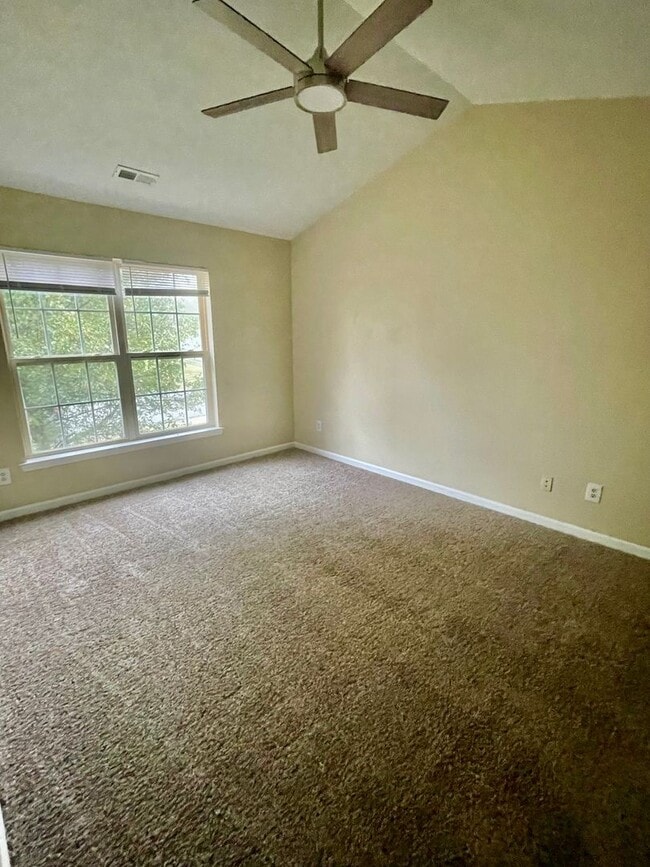 Building Photo - Come see this beautiful 2 Story 4 bedroom 2.5 bath 1 Car garage home