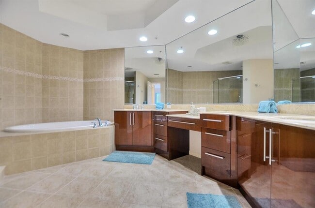 Building Photo - 5823 Bowen Daniel Dr